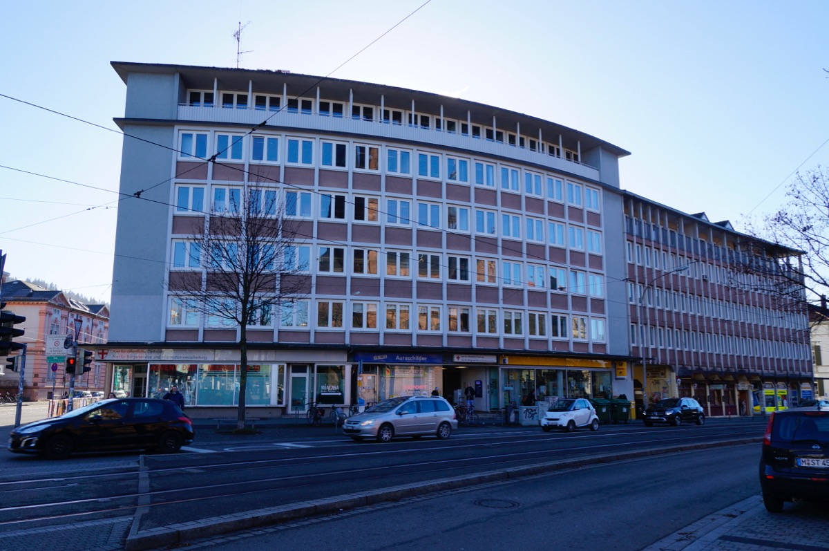 Basler Strasse 2, in dem sechsstöckigen Gebäude ist das Amt für öffentliche Ordnung